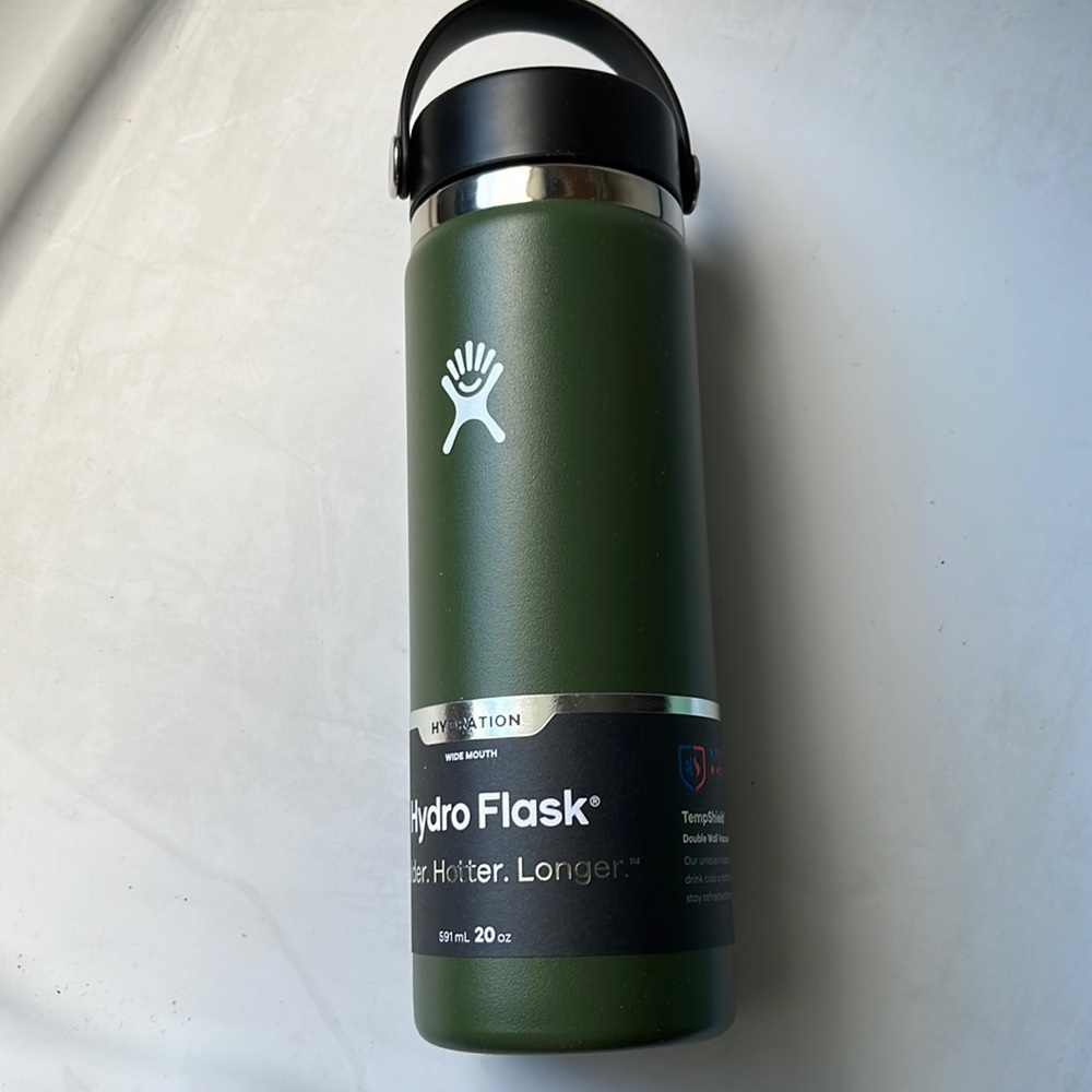 NWT Hydro Flask 20oz Wide Mouth in Olive